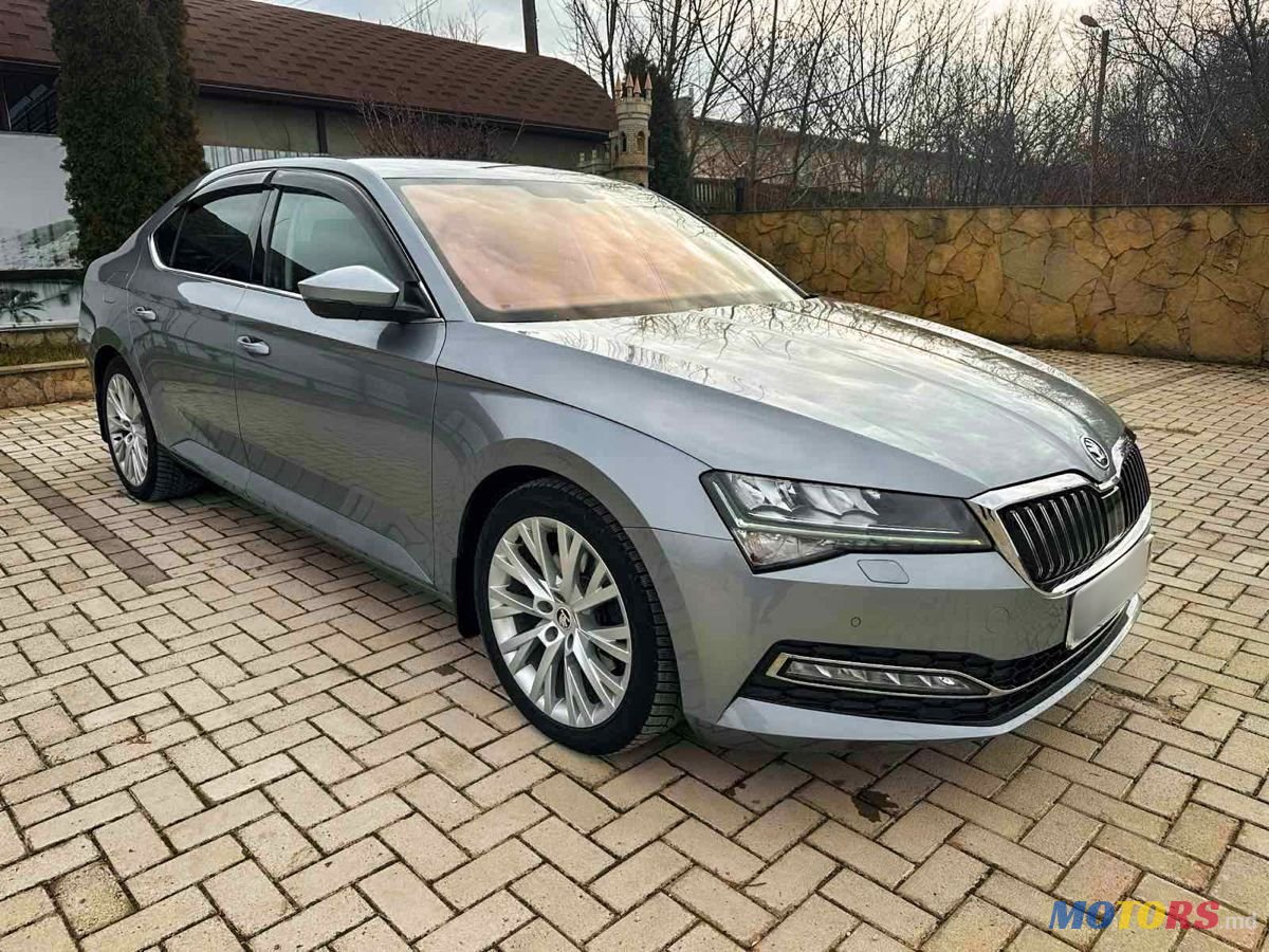 2020' Skoda Superb photo #2