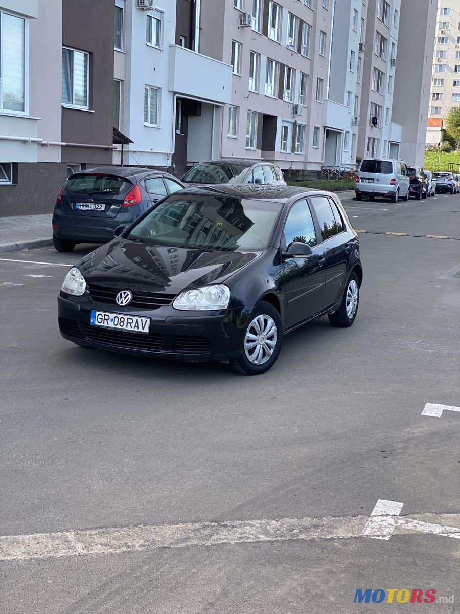 2004' Volkswagen Golf photo #1