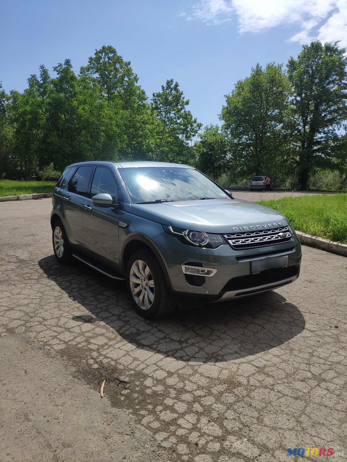 2015' Land Rover Discovery Sport photo #3