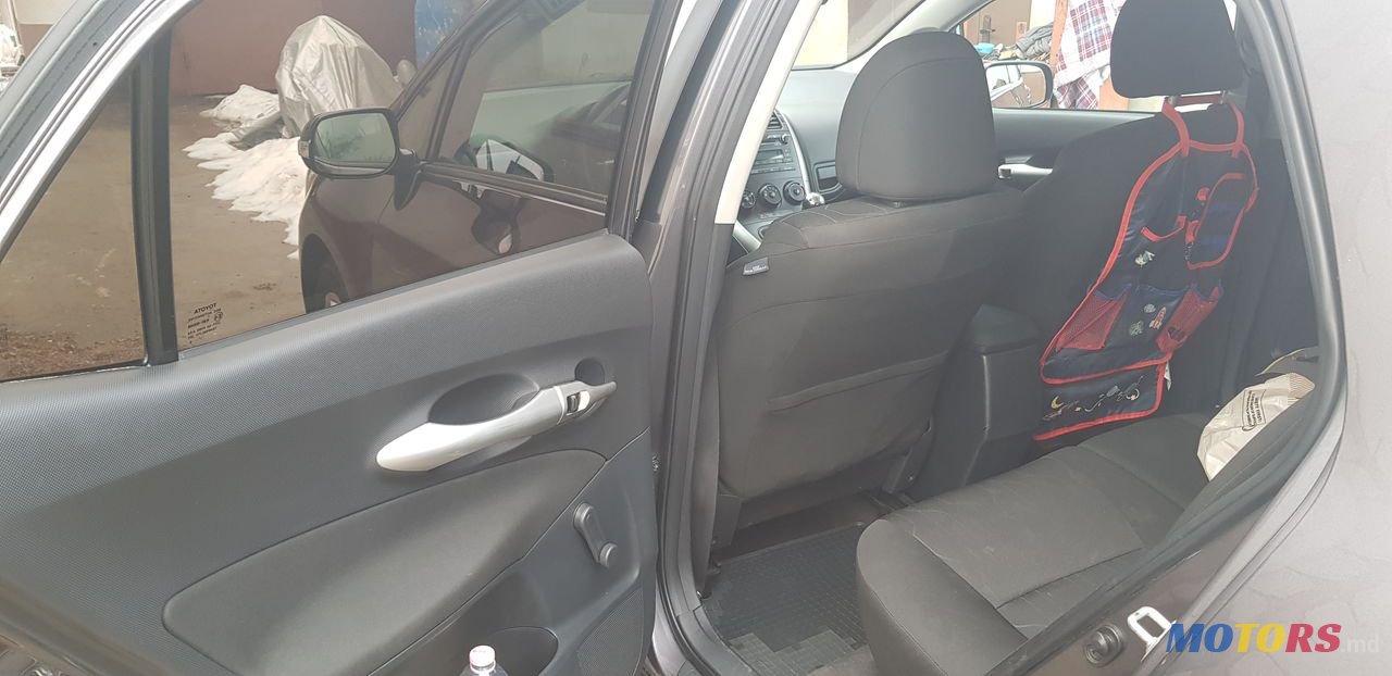 2010' Toyota Auris photo #6