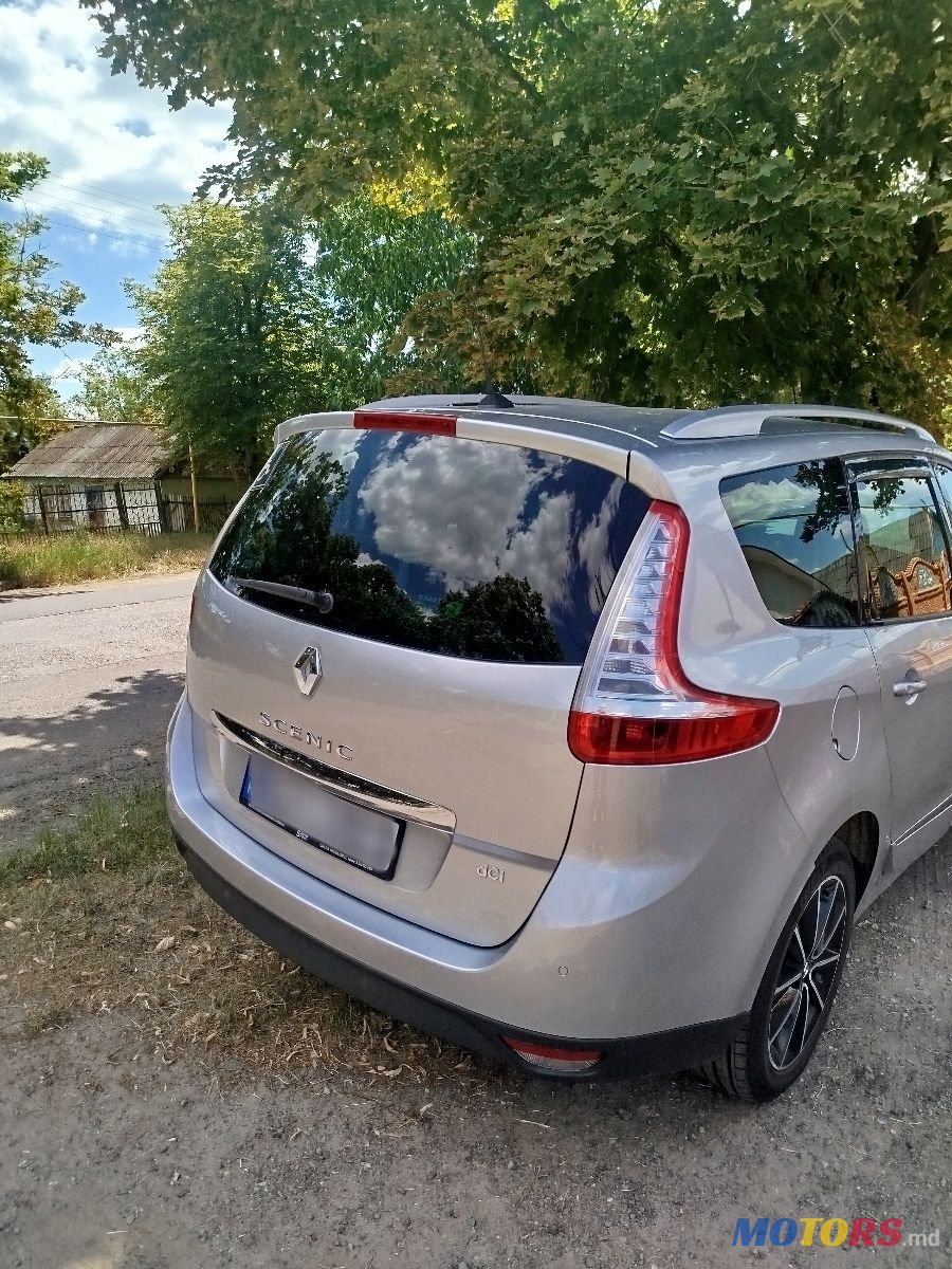 2014' Renault Grand Scenic photo #2
