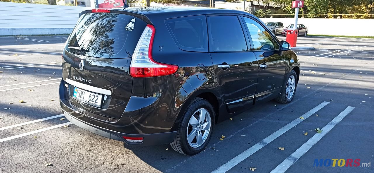 2010' Renault Grand Scenic photo #4