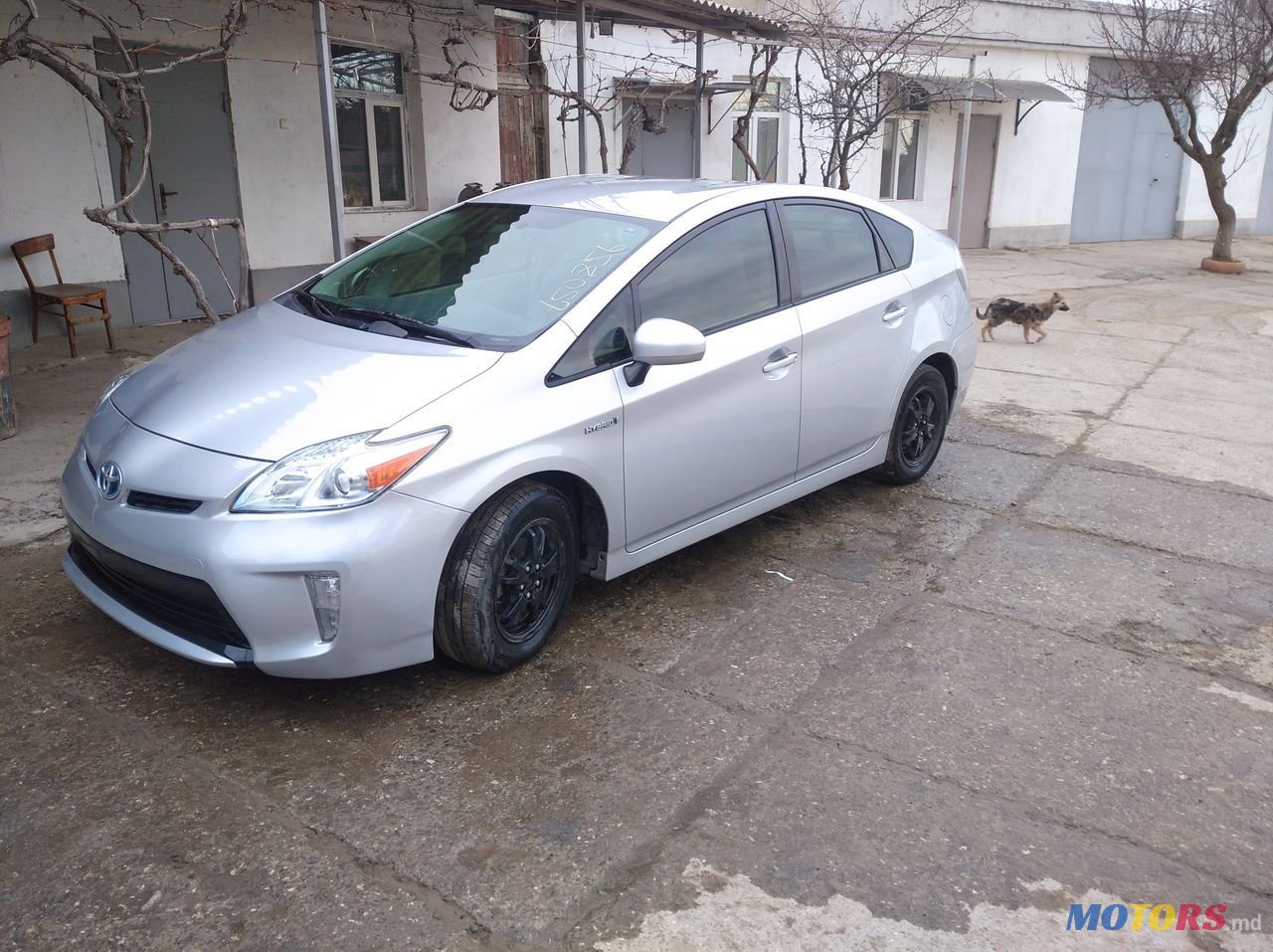 2013' Toyota Prius Plus photo #1