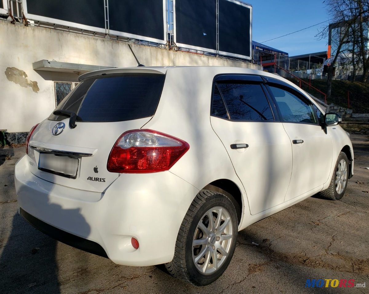 2010' Toyota Auris photo #1