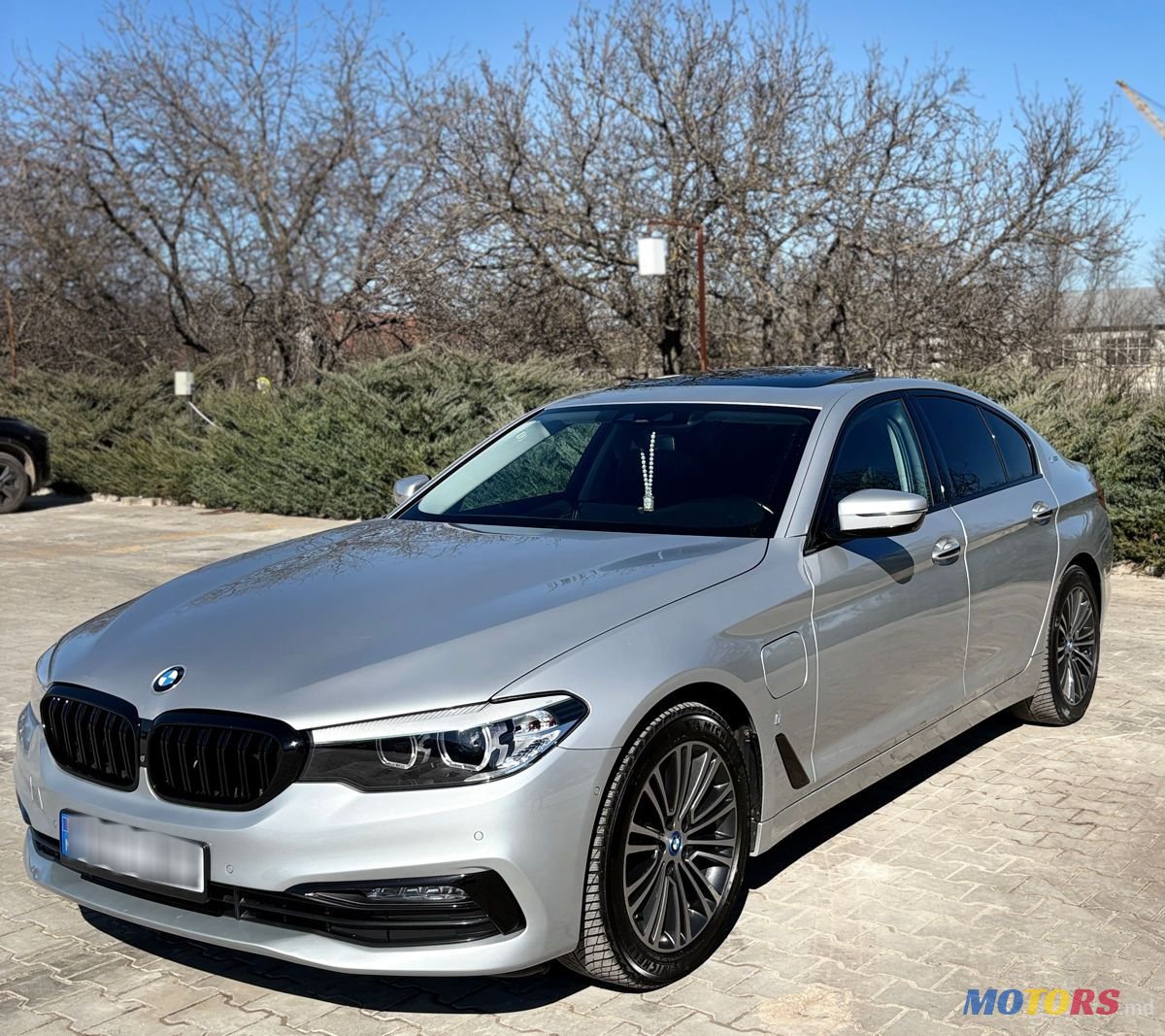 2017' BMW 5 Series photo #2