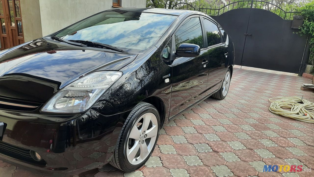 2008' Toyota Prius photo #2