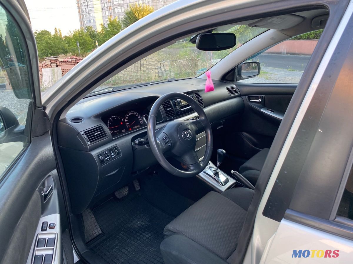 2005' Toyota Corolla photo #5