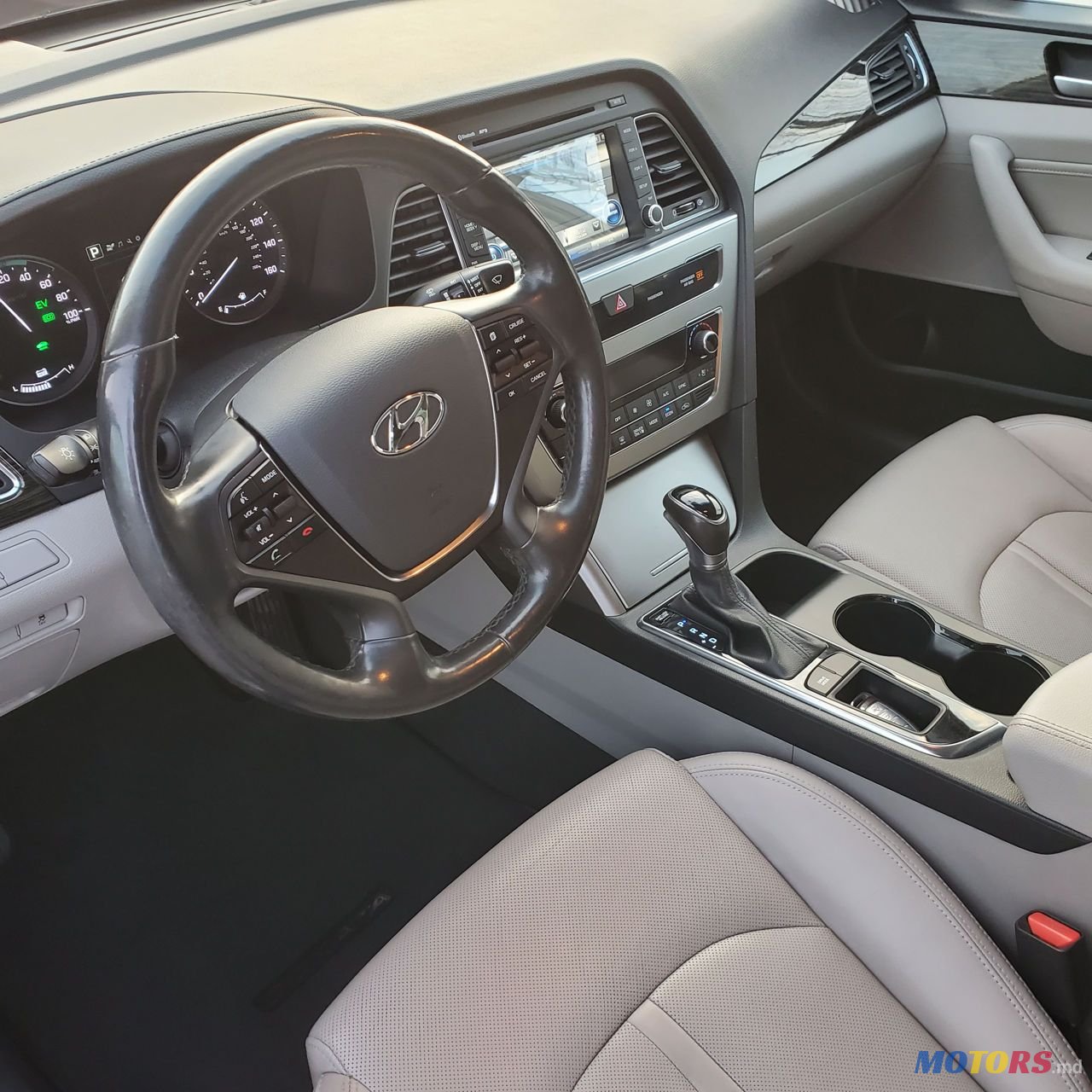 2015' Hyundai Sonata photo #6