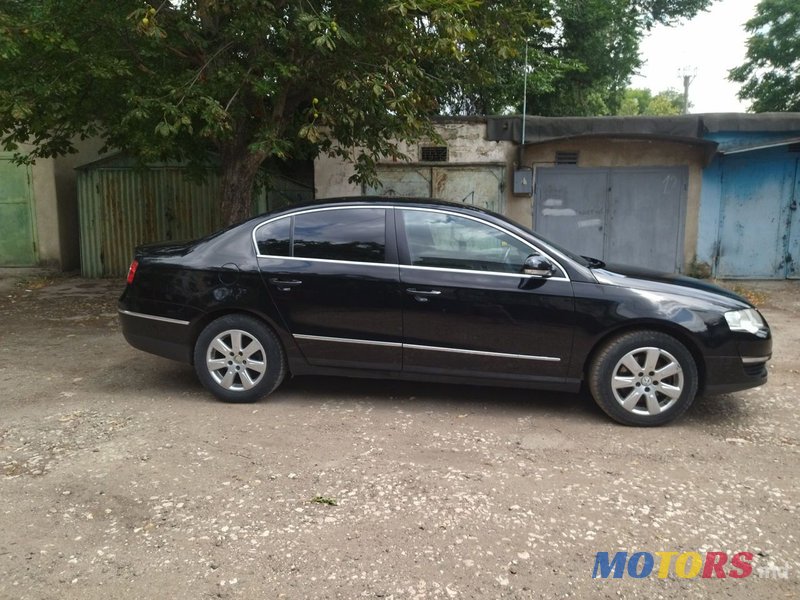 2006' Volkswagen Passat photo #2