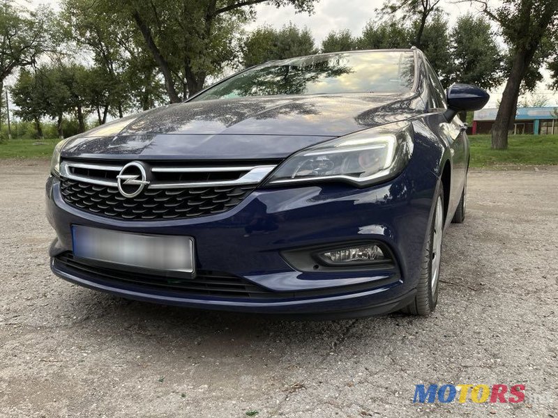 2017' Opel Astra photo #4