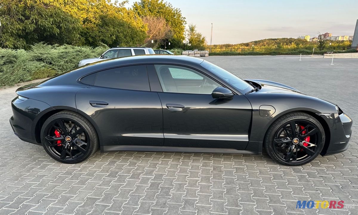 2020' Porsche Taycan photo #4