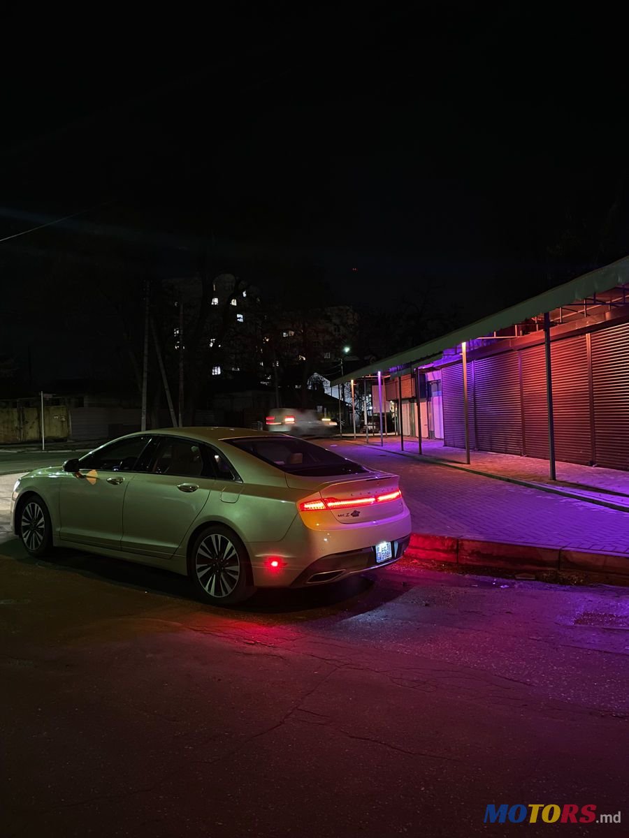 2017' Lincoln MKZ photo #3
