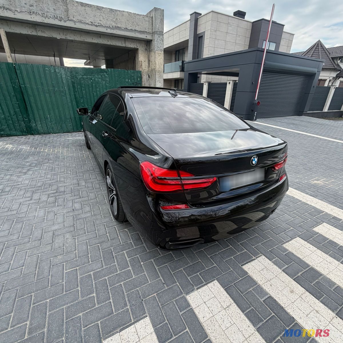 2016' BMW 7 Series photo #4