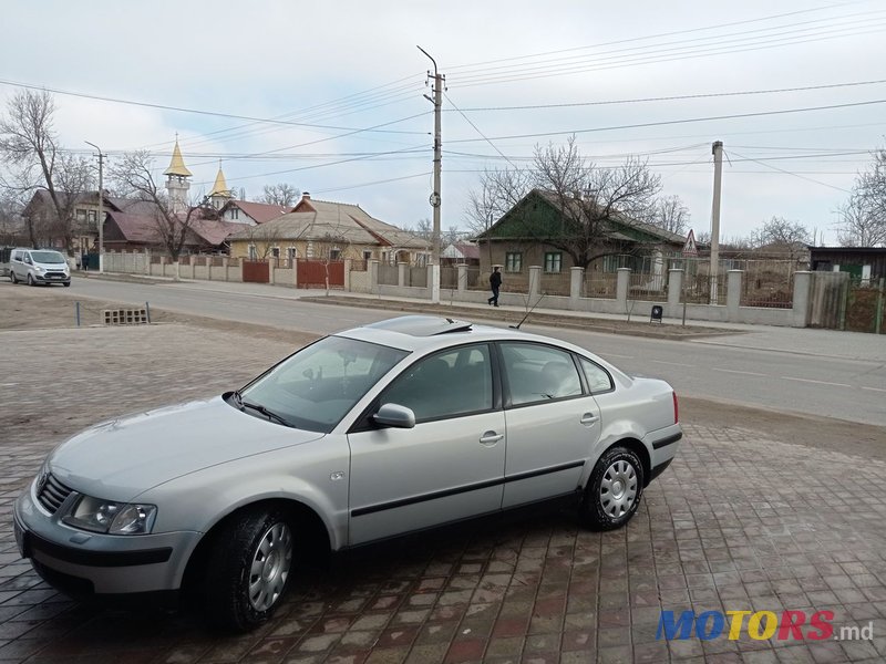 2000' Volkswagen Passat photo #1