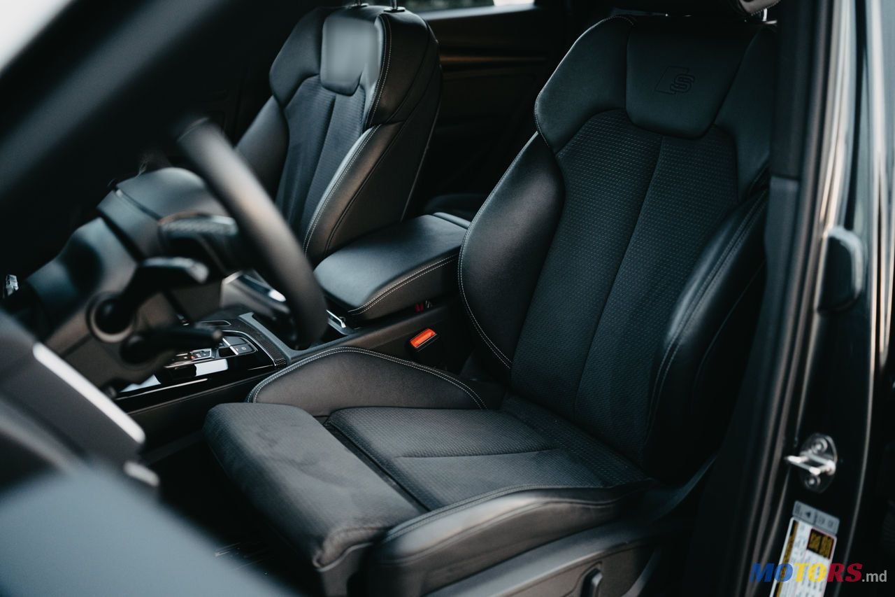 2022' Audi SQ5 photo #6