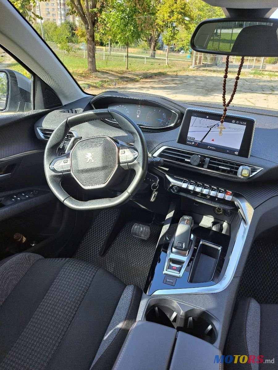 2019' Peugeot 5008 photo #6