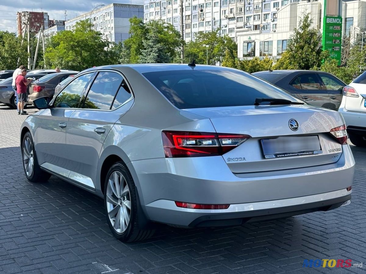 2016' Skoda Superb photo #4