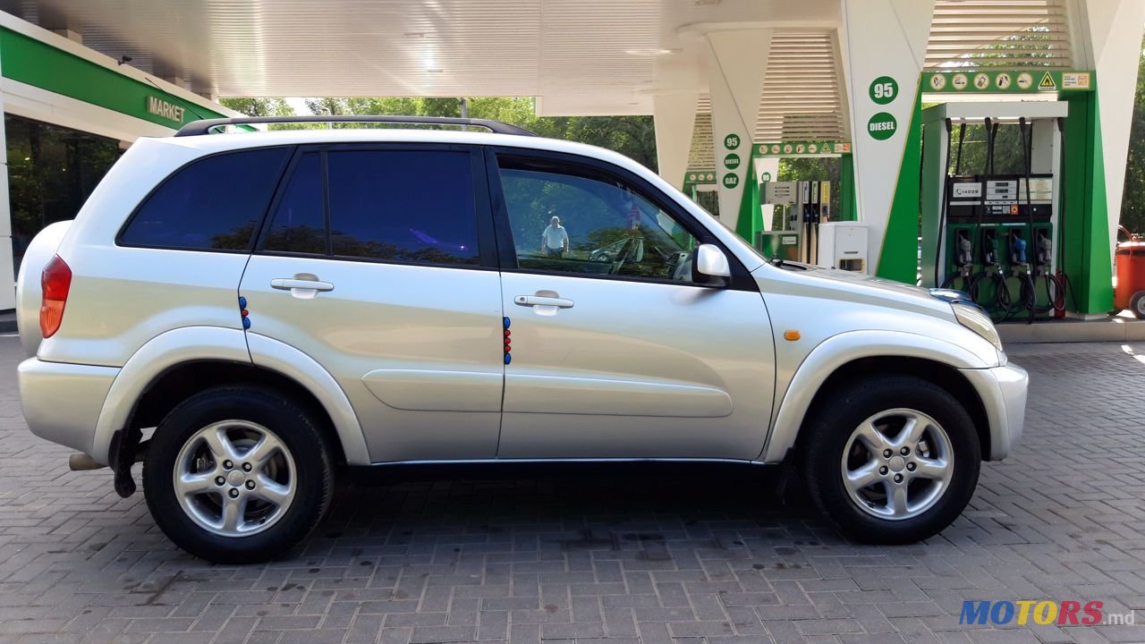 2002' Toyota RAV4 photo #5