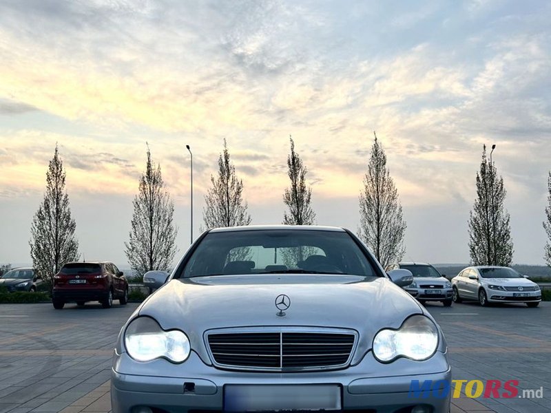 2003' Mercedes-Benz C-Class photo #2