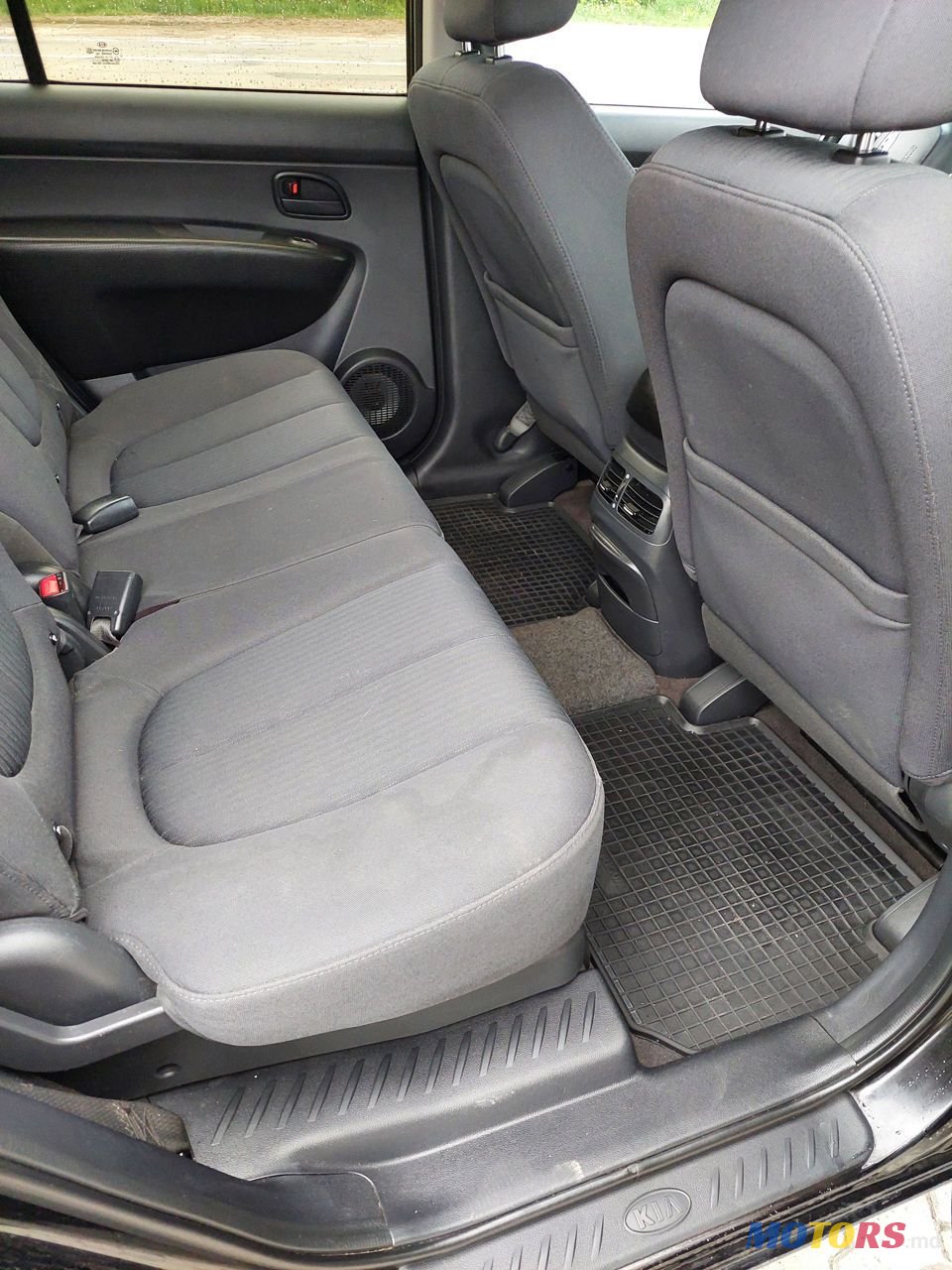 2007' Kia Carens photo #4