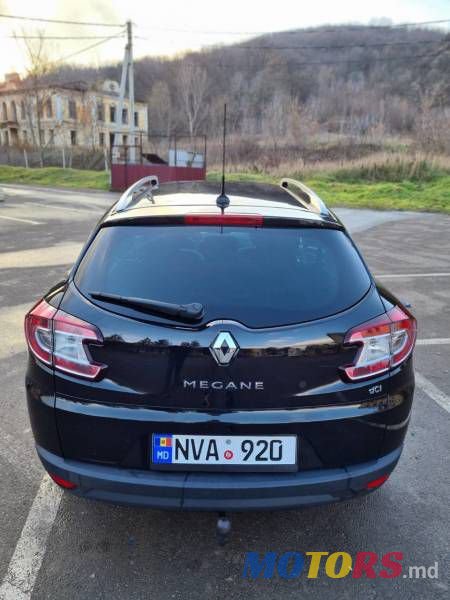 2011' Renault Megane photo #2