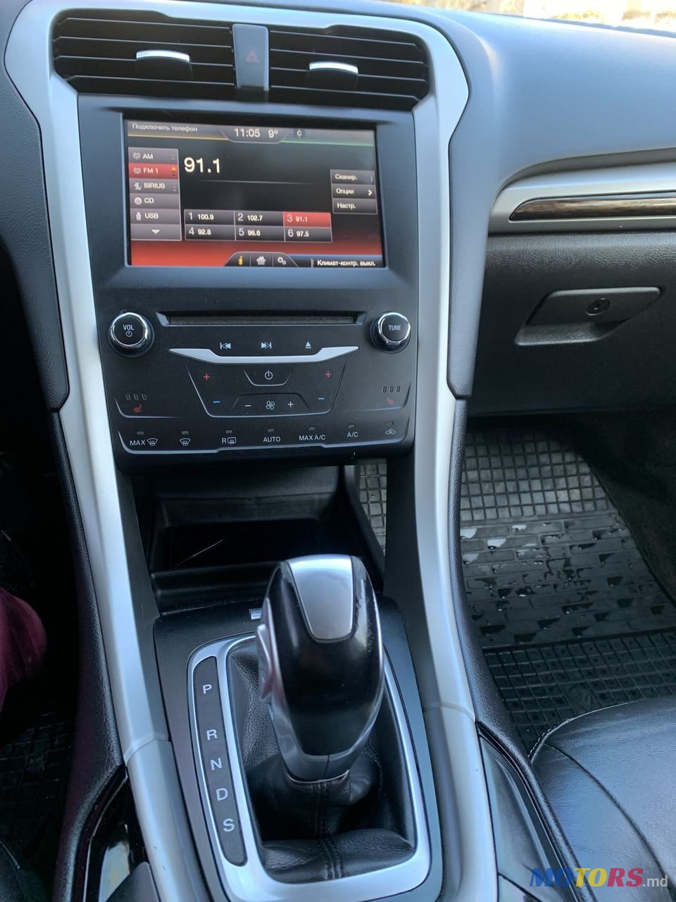 2014' Ford Fusion SE photo #3