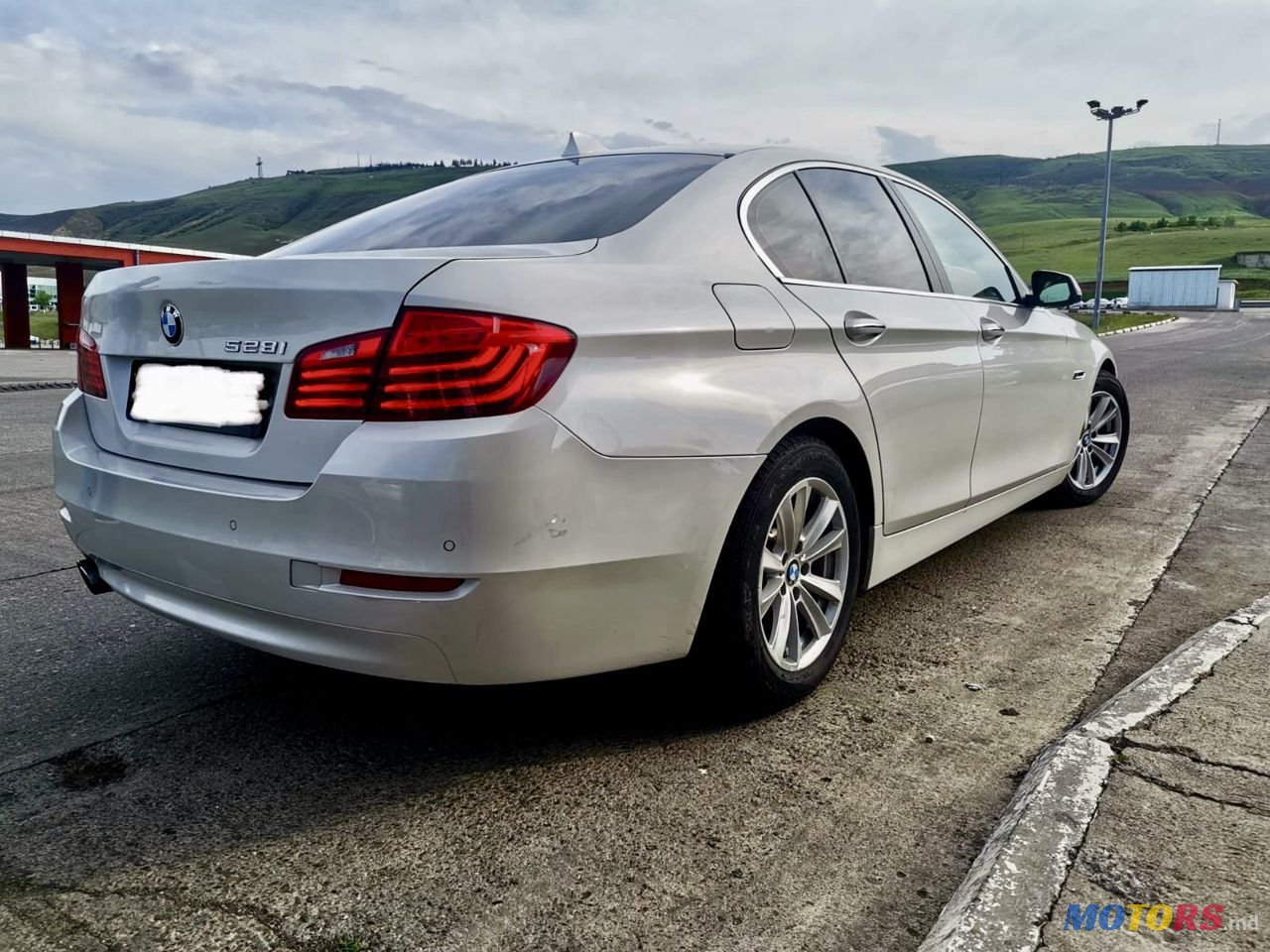 2015' BMW 5 Series photo #2