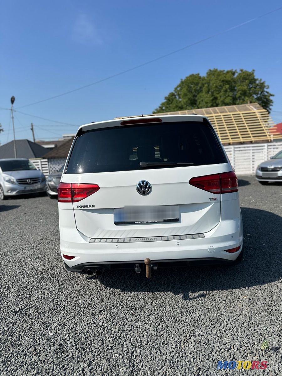 2017' Volkswagen Touran photo #4