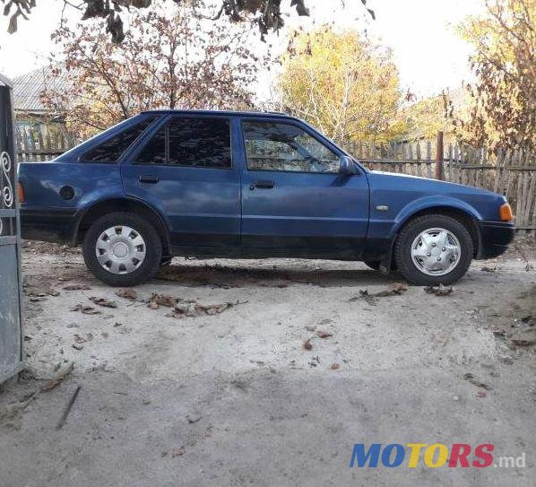1989' Ford Escort photo #1