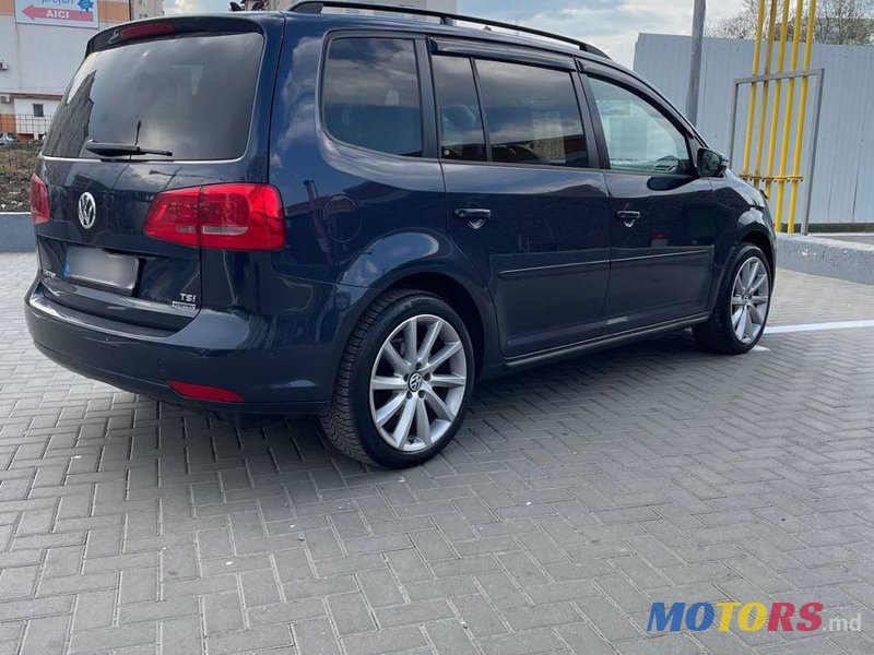 2013' Volkswagen Touran photo #3