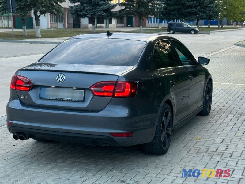 2012' Volkswagen Jetta photo #4