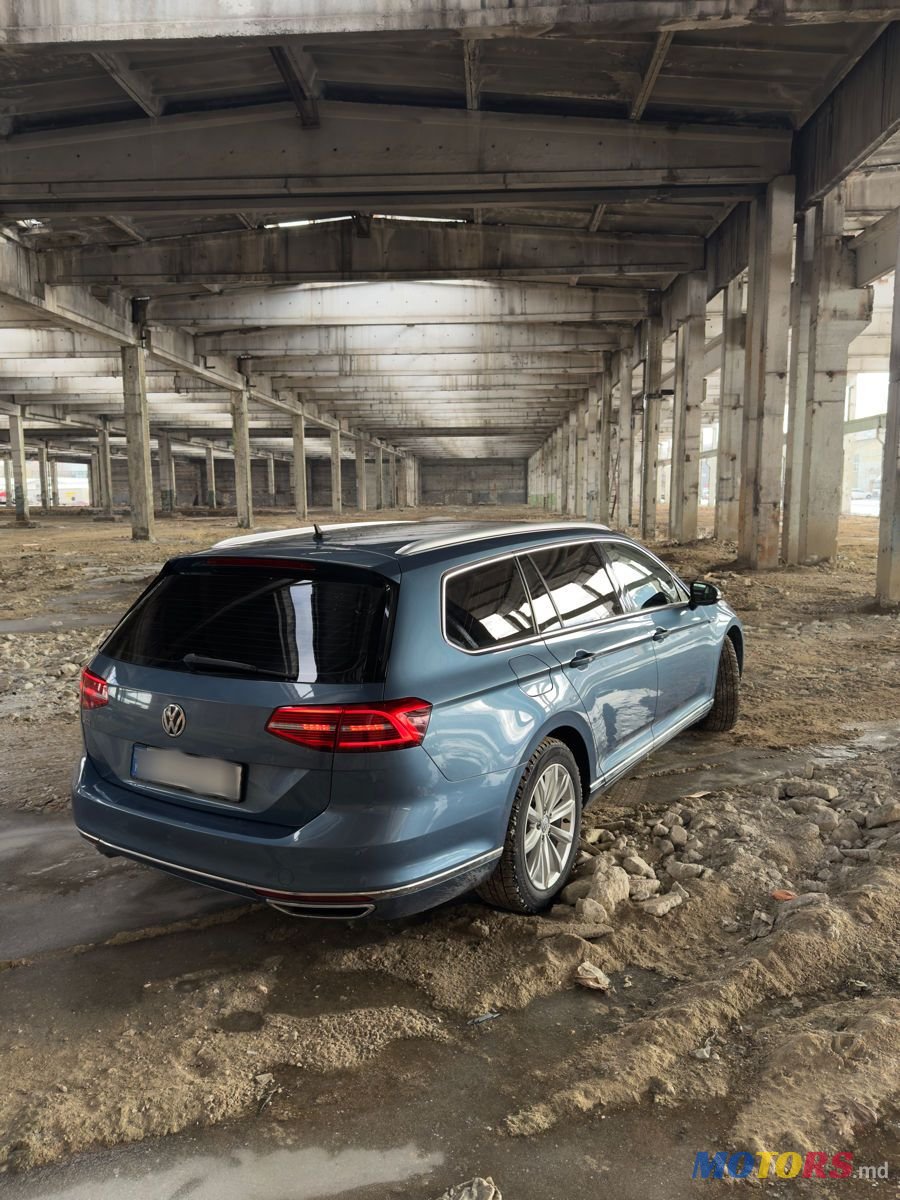 2016' Volkswagen Passat photo #5