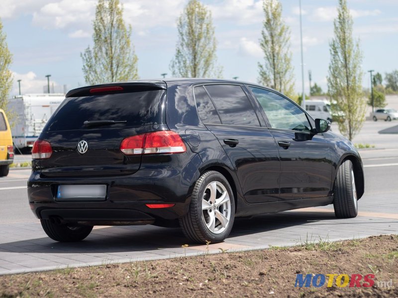 2009' Volkswagen Golf photo #1