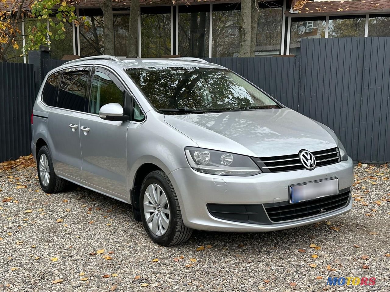 2011' Volkswagen Sharan photo #1