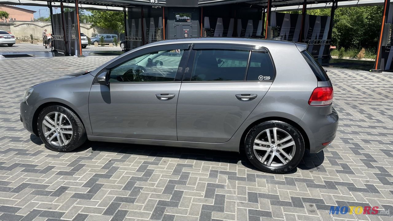 2010' Volkswagen Golf photo #1