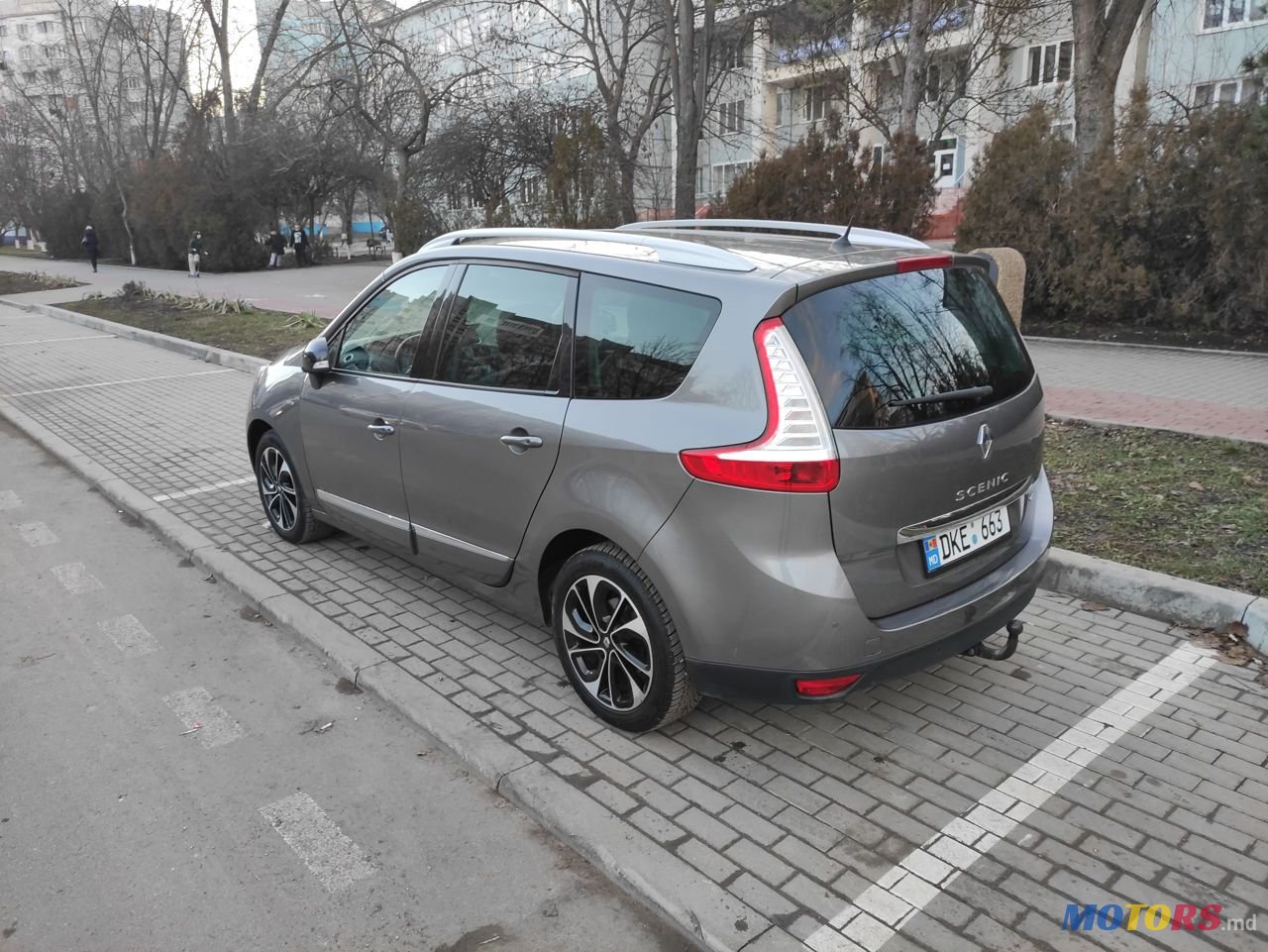 2015' Renault Grand Scenic photo #3