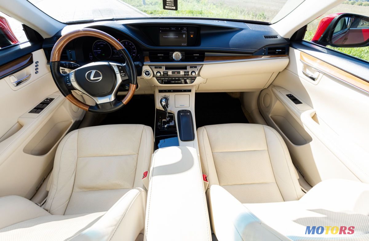 2015' Lexus Es Series photo #5