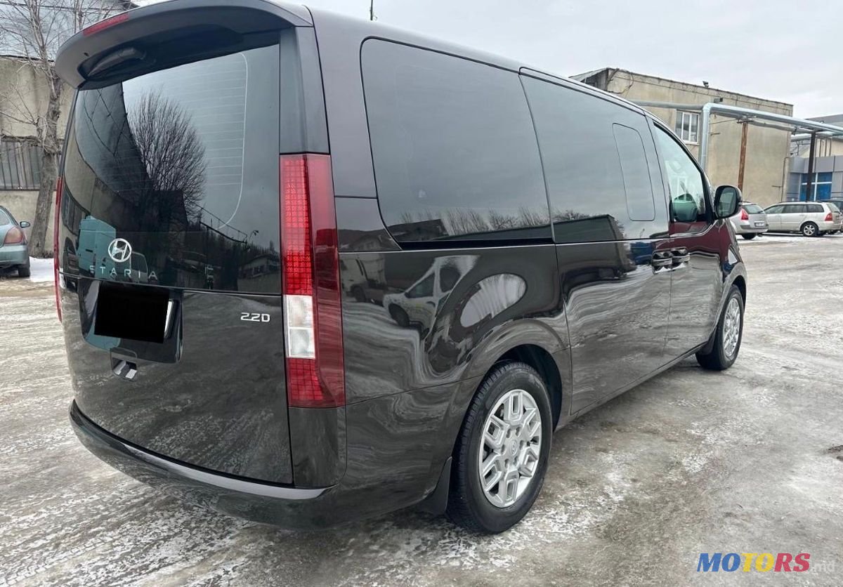2023' Hyundai Staria photo #3