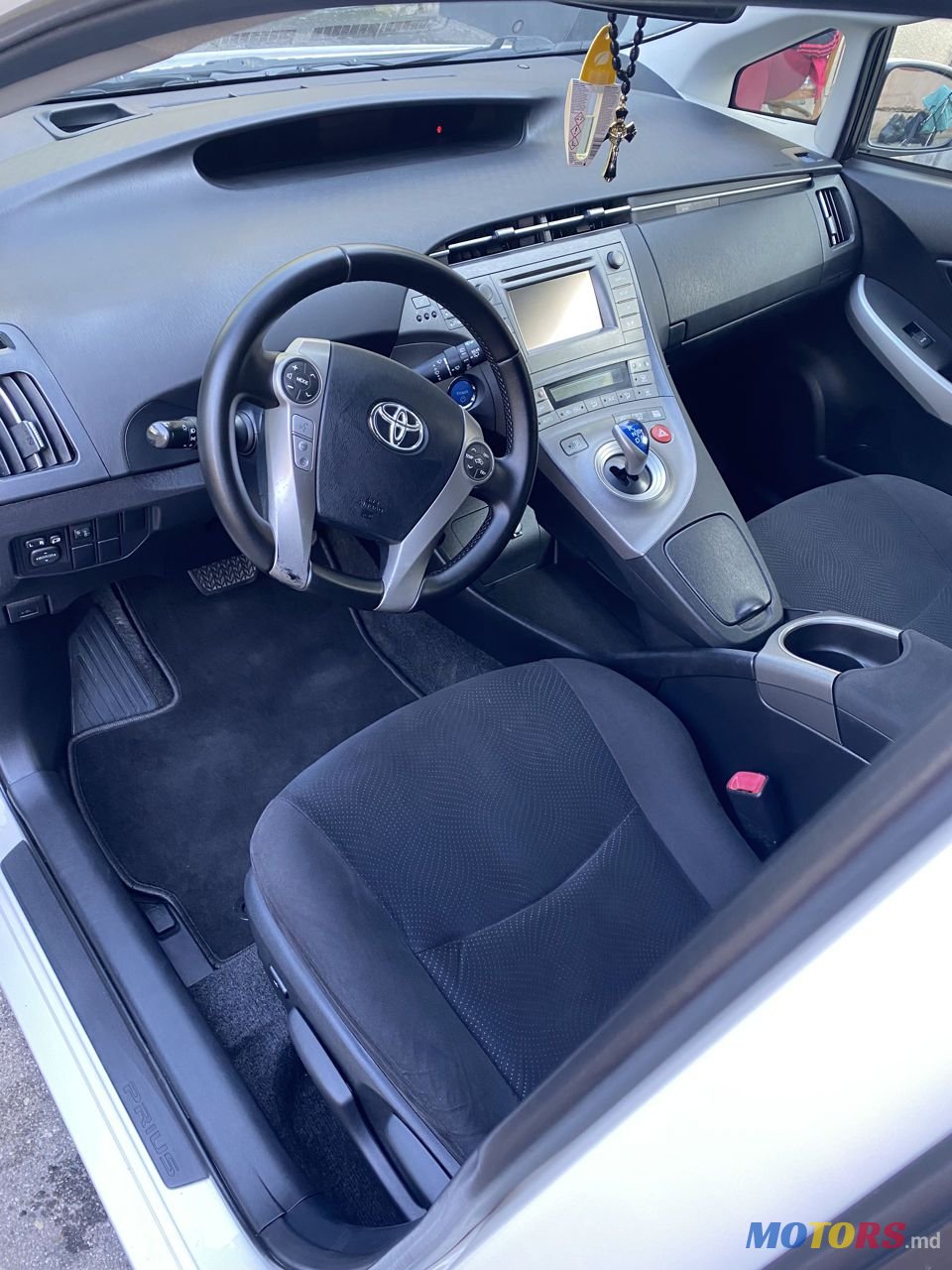 2012' Toyota Prius photo #6