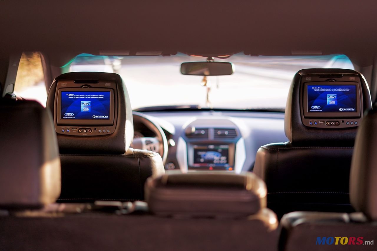 2011' Ford Explorer photo #6