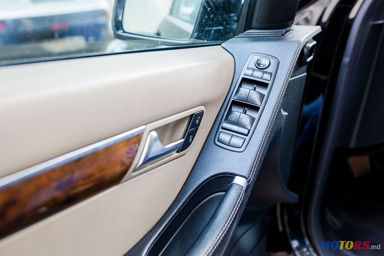 2010' Mercedes-Benz R-Class photo #5