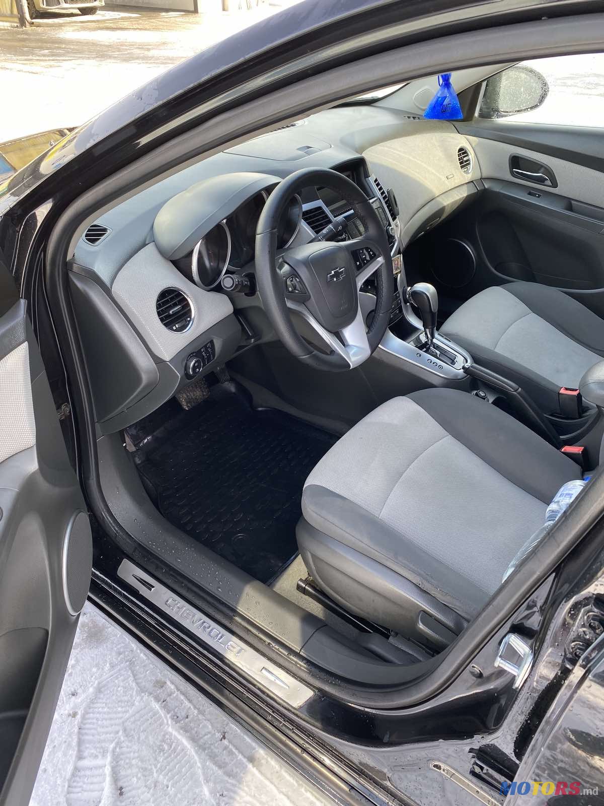 2010' Chevrolet Cruze Седан photo #1