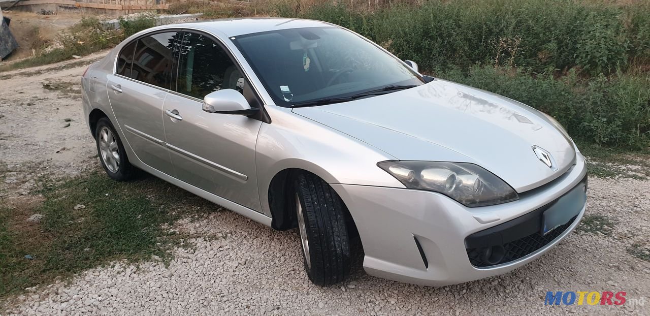 2010' Renault Laguna photo #2