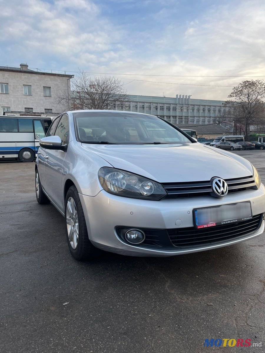 2009' Volkswagen Golf photo #2