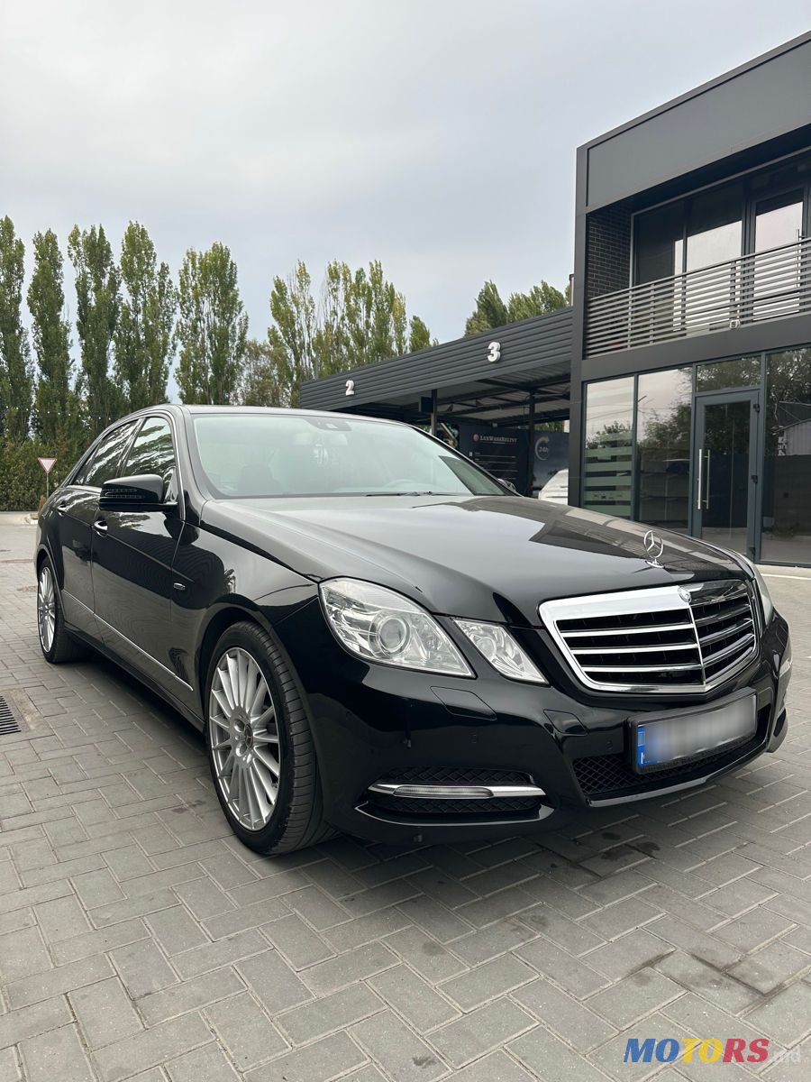 2012' Mercedes-Benz E-Class photo #2