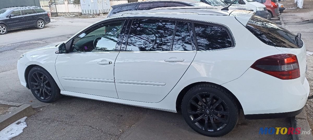 2012' Renault Laguna photo #4