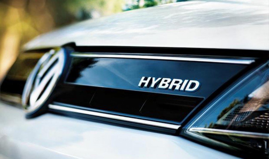 Votat în lectură finală: de la 1 ianuarie 2020 reducerea de 50% pentru importul maşinilor hibride va fi anulată