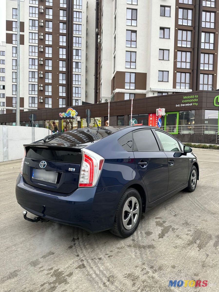 2012' Toyota Prius photo #3