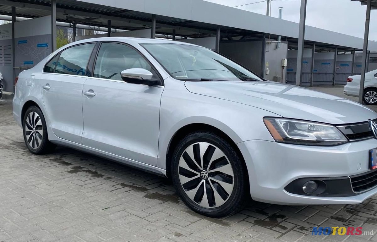 2013' Volkswagen Jetta photo #2