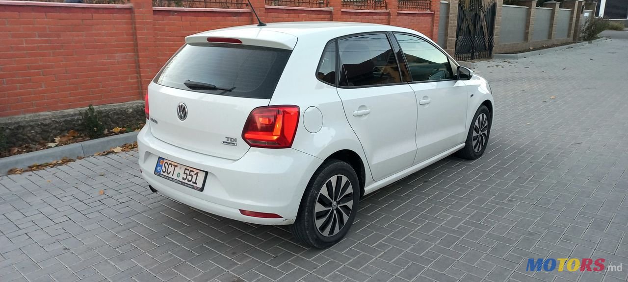 2014' Volkswagen Polo photo #3